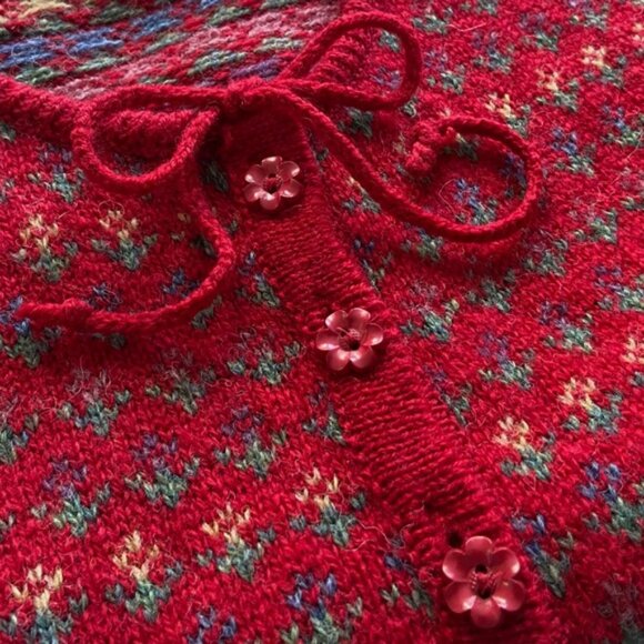 💐 Laura Ashley, Vintage Little Red Riding Hood Floral Wool Knit Jumper - Picture 7 of 16